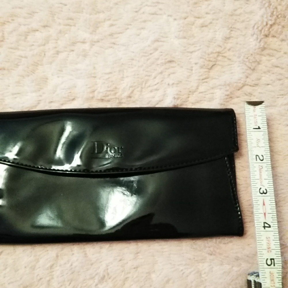 Dior Beaute Patent Case - Picture 6 of 6